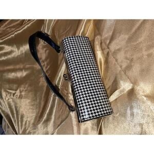 Houndstooth women’s clutch bag